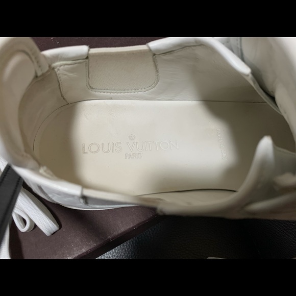 LV Sneakers in very good condition. - Picture 4 of 8